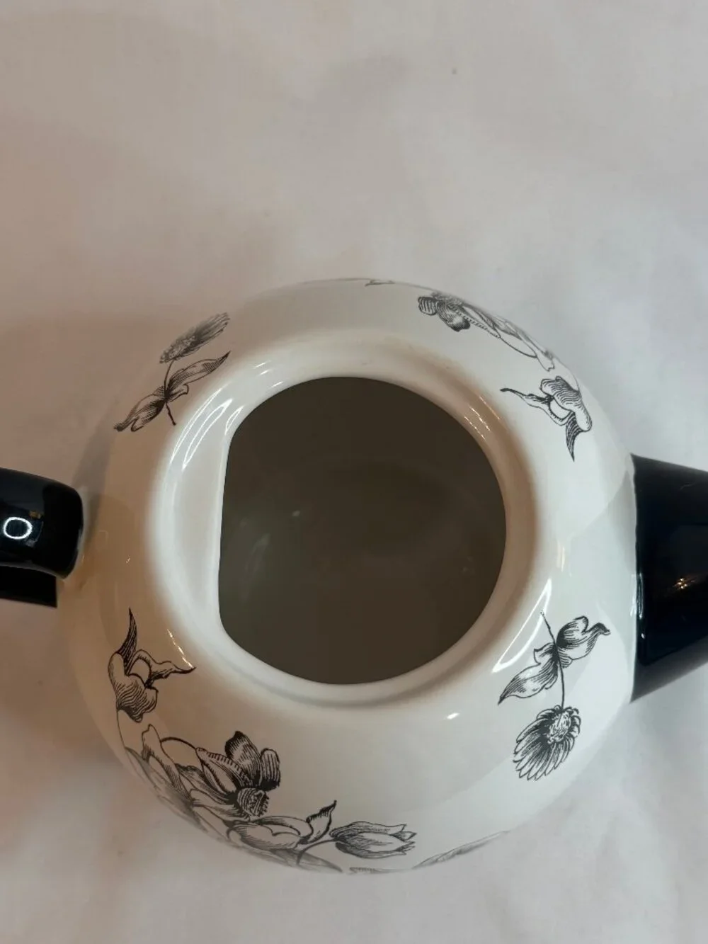 Certified International Teapot Jennifer Brinley Black & White Floral 4 Cup #4123